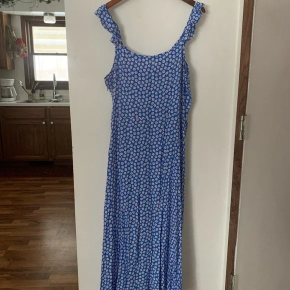 Madewell faux wrap dress with ruffle detail. Bold blue/red (perfect for the 4th) - Picture 4 of 6